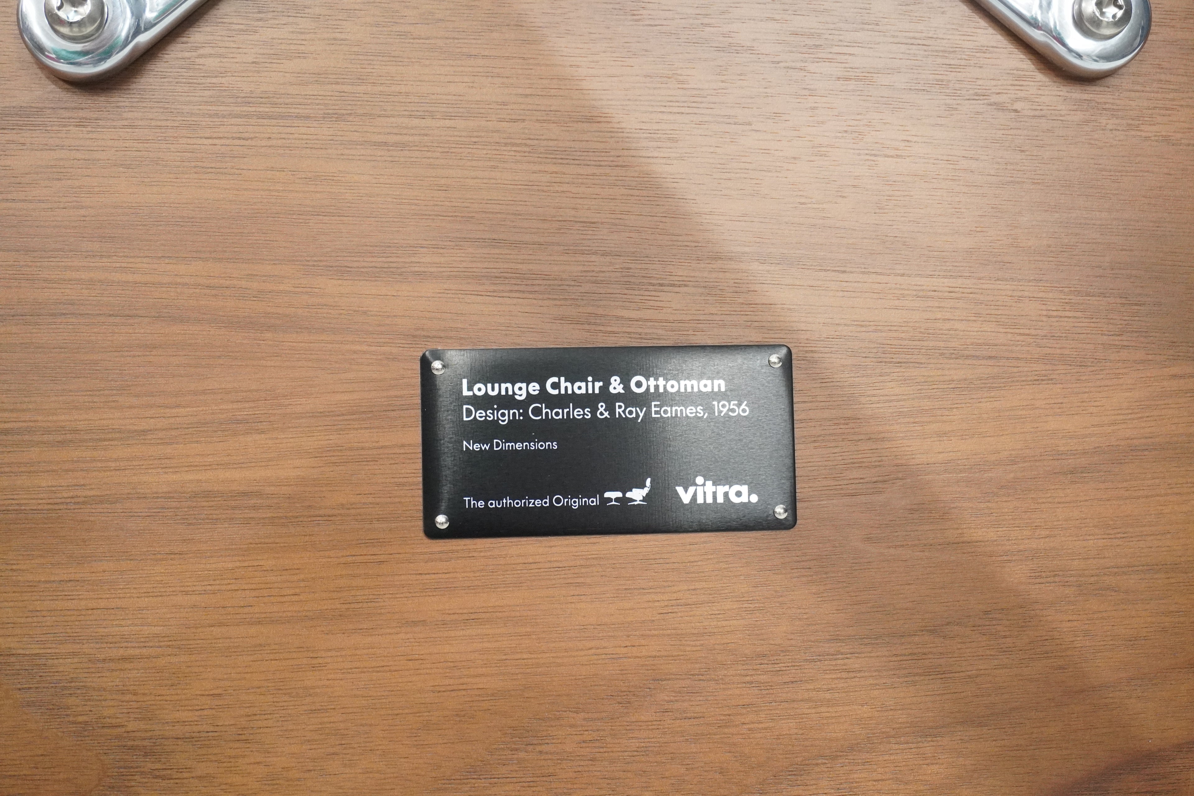 Vitra Eames Lounge Chair neue Masse Leder Cognac Nussbaum