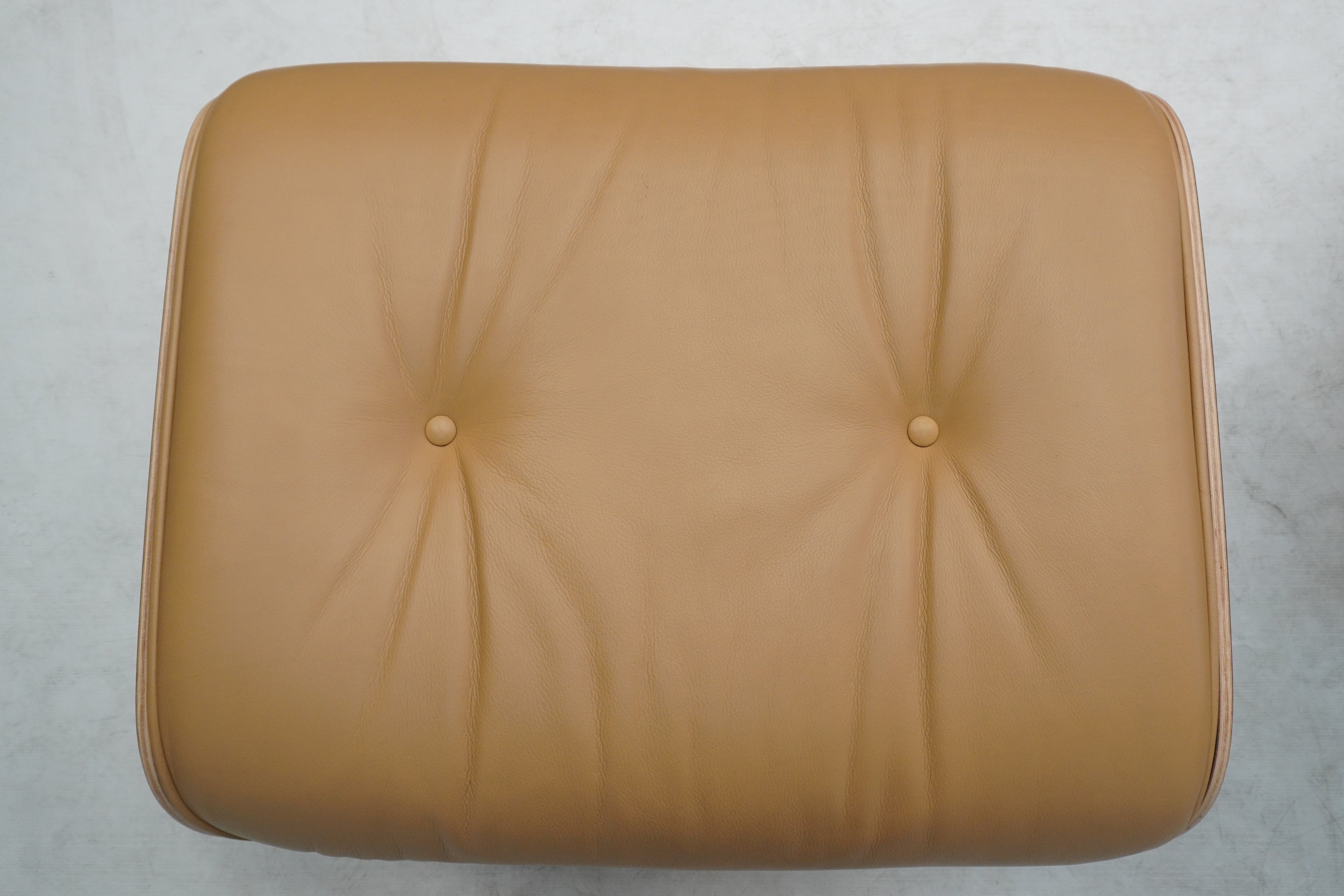 Vitra Eames Lounge Chair neue Masse Leder Cognac Nussbaum
