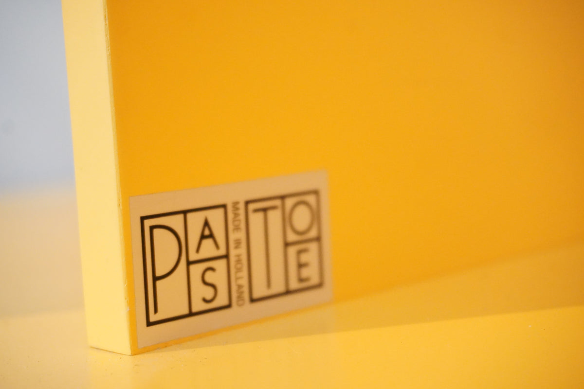 Pastoe Design Sideboard mit Schiebetüren gelb