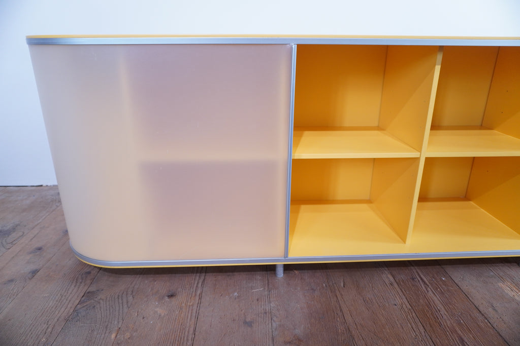 Pastoe Design Sideboard mit Schiebetüren gelb