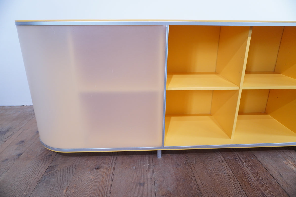 Pastoe Design Sideboard mit Schiebetüren gelb